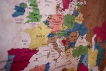 Detailní pohled na Evropu v retro politické mapě světa